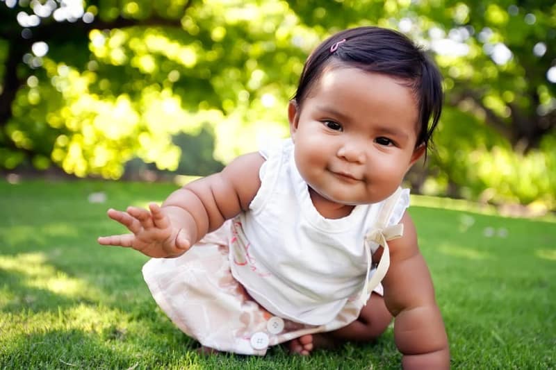 Bébé qui sourit